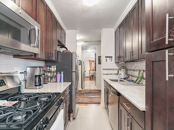 3rd image of 7235 112th St APT 9F