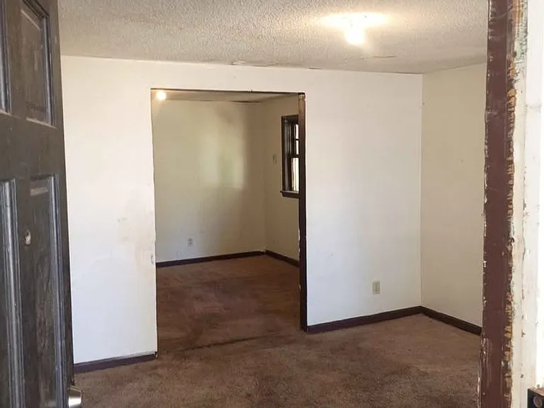 304 Wells Ave — Photo 6