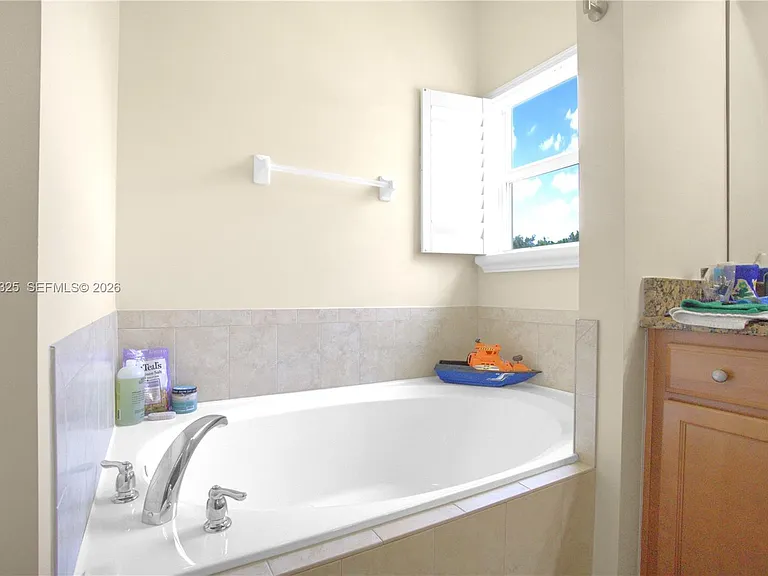 230 Porgee Rock Pl — Photo 32