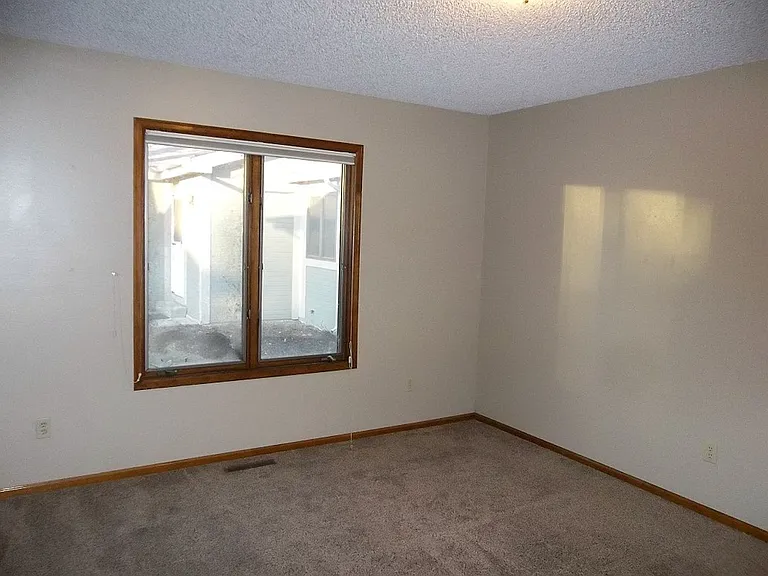 933 E Prospect Rd #A — Photo 6
