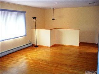 3rd image of 359 Carnation Ave