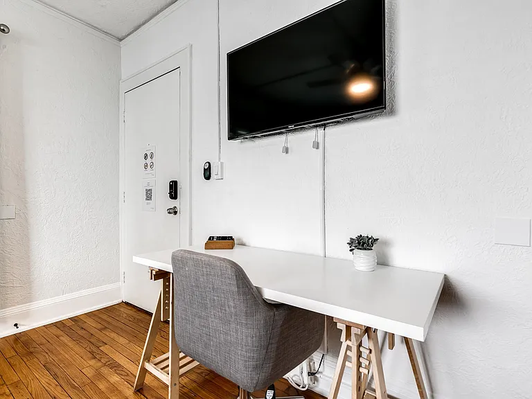 2224 SW 6th St #3 — Photo 5