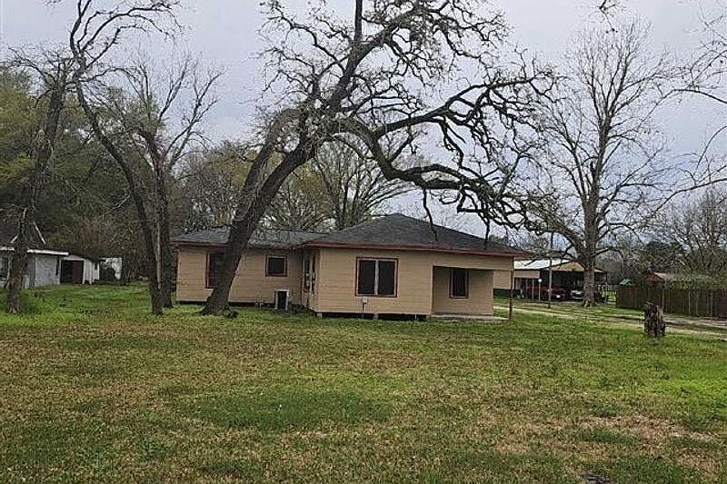 1st image of 1003 Bob Smith Rd