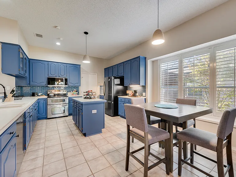 1300 Winnipeg Dr — Photo 16