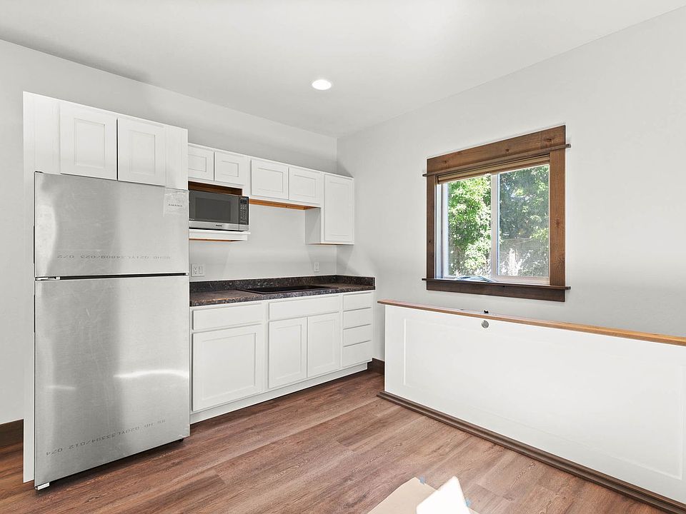 1st image of 11 W College St Unit 2