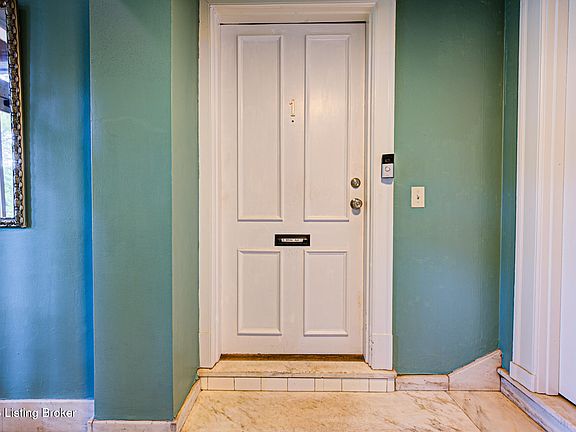4th image of 1411 Saint James Ct APT 1