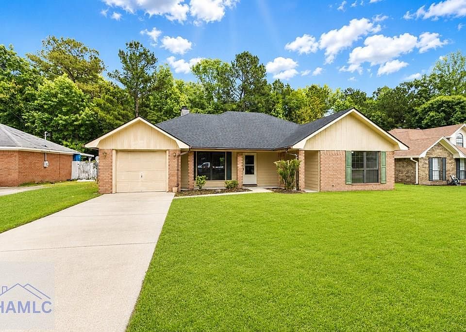 1st image of 825 Sagewood Dr