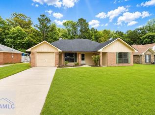 825 Sagewood Dr, Hinesville, GA 31313