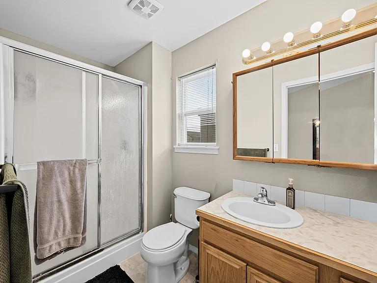 712 W White Fang St — Photo 11