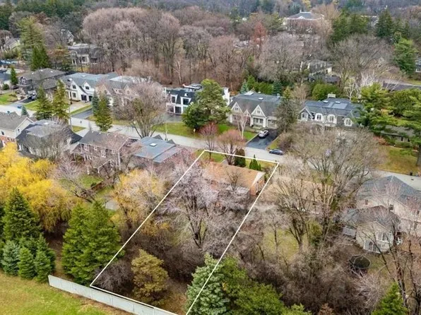 1051 Melvin Ave, Oakville, ON L6J 2V8