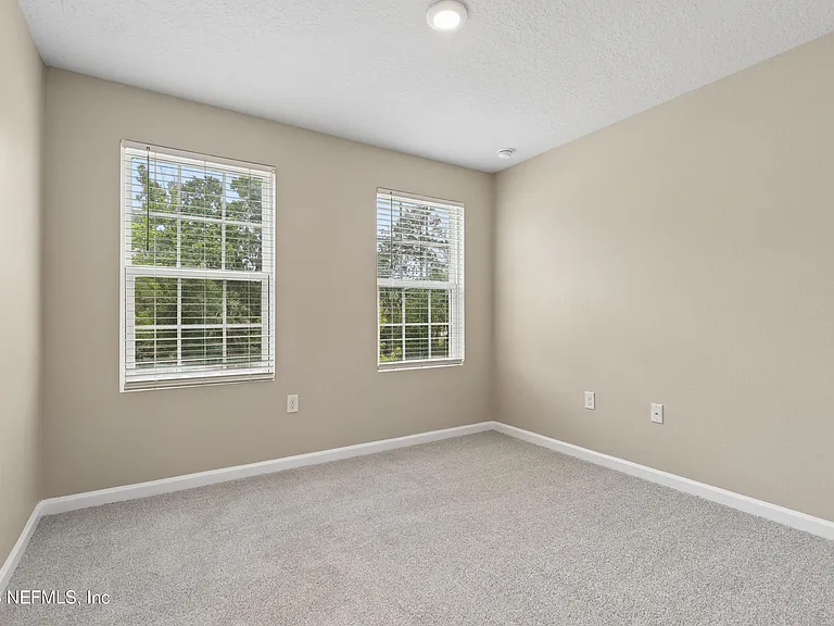 5988 Creekside Crossing Dr — Photo 22