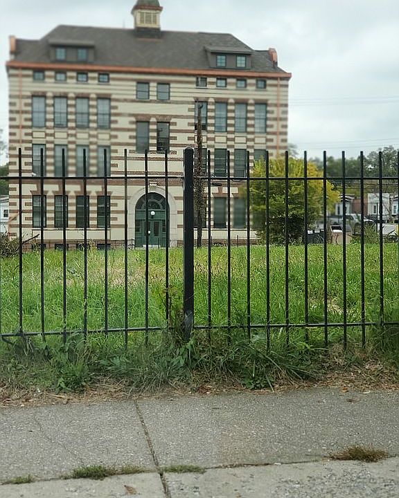 1st image of 3904 Park Heights Ave