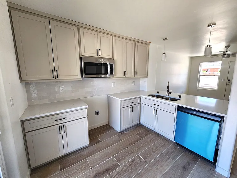 1301 Jefferson Ave — Photo 8
