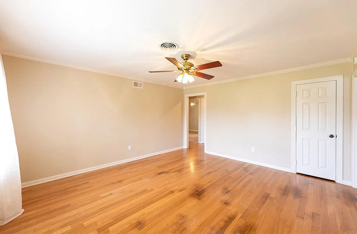 3 bed, 1.0 bath, 1240 sqft, $1,395 — Photo 2