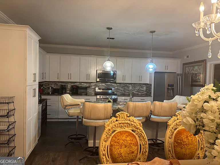 341 Warwick Pl — Photo 5