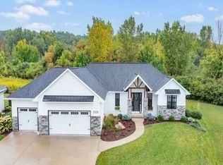 2008 Explorers Trl, De Pere, WI 54115