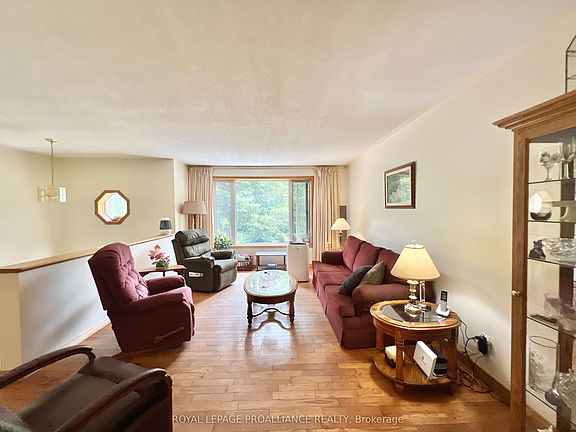 3rd image of 2201 Moneymore Rd