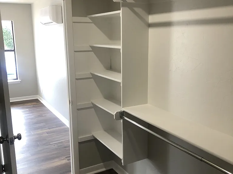 2209 Iowa St — Photo 12