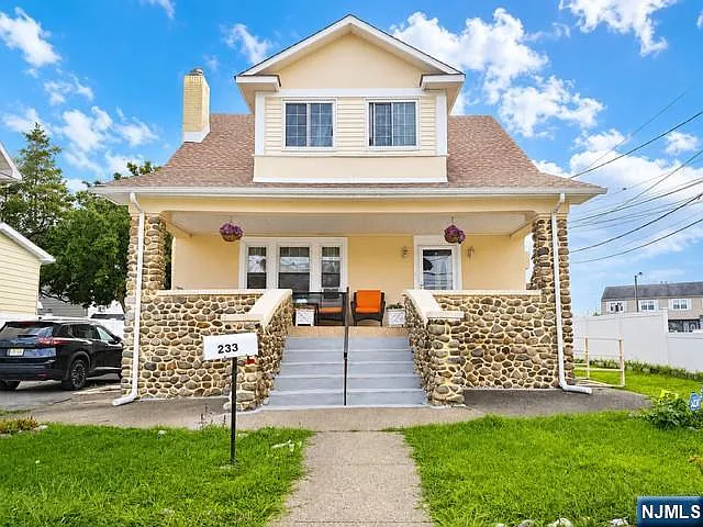 2 bed, 1.0 bath, $1,900 — Photo 1