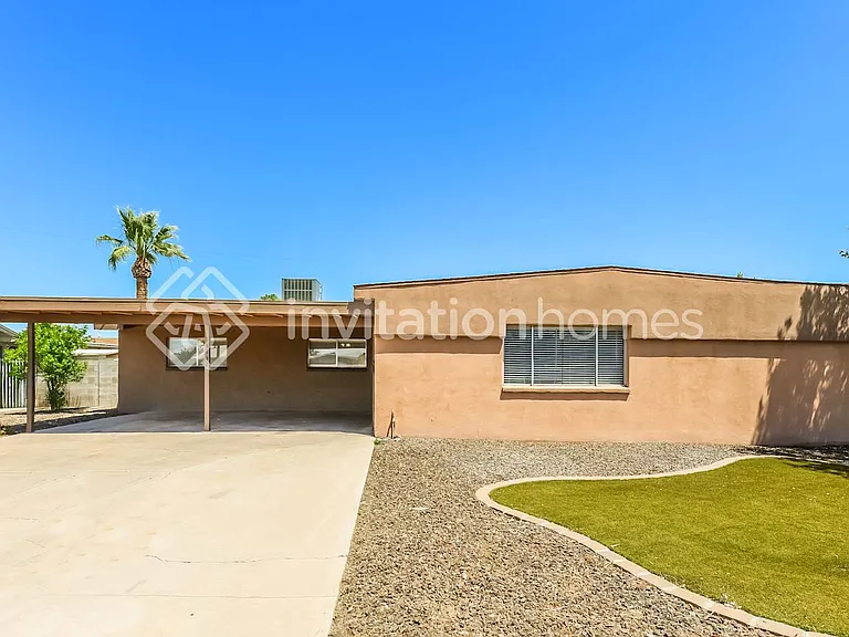 3132 W Surrey Ave — Photo 1