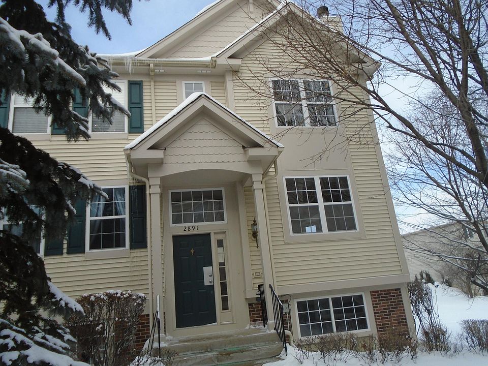 Corner unit with privacy and view of park and golf course