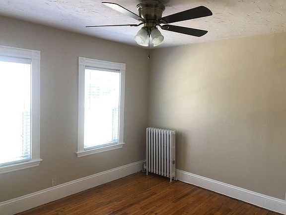 2nd image of 253 Whitwell St #2L