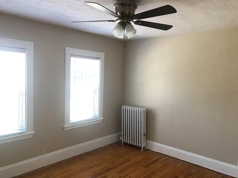 253 Whitwell St #2L — Photo 2