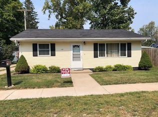 105 E Sunset Dr, Bourbon, IN 46504