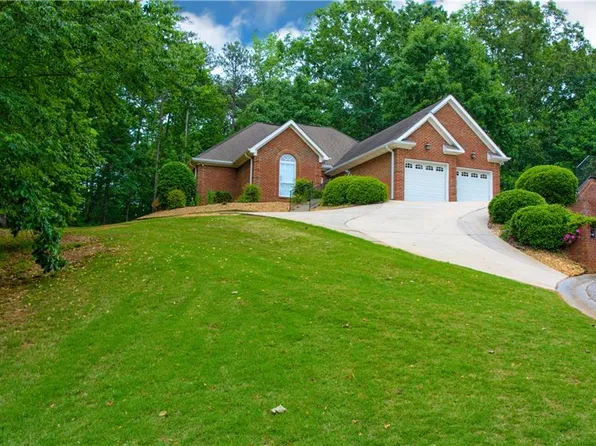 223 Creek View Rd, Bremen, GA 30110