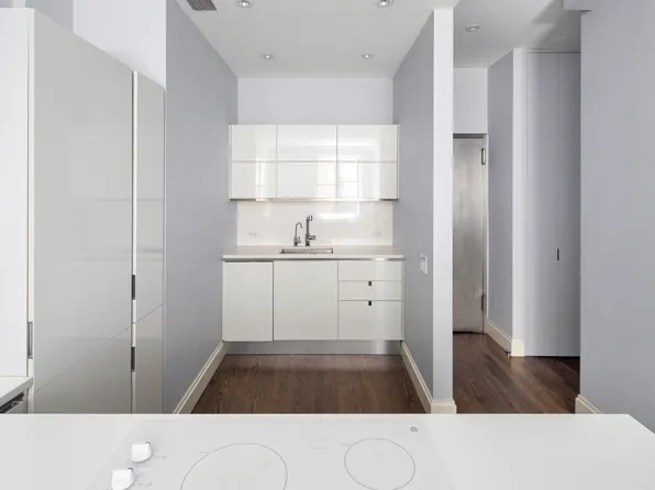 23 East 10th Street 704 image 3 of 11