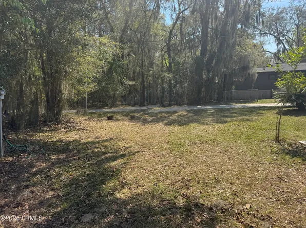 15 Estrolita Street, St. Helena Island, SC 29920