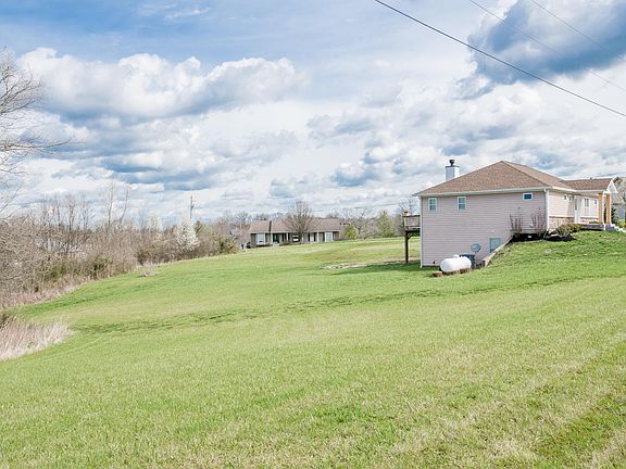 4th image of 7 Ashton Ct