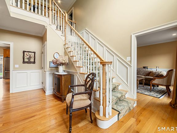 3rd image of 33 Watch Hill Road