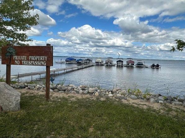 142 Questview Dr, Houghton Lake, MI 48629