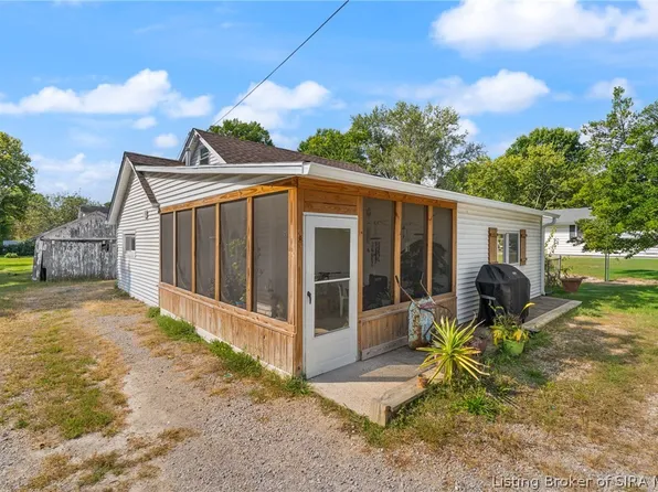 1715 McDonald, New Albany, IN 47150