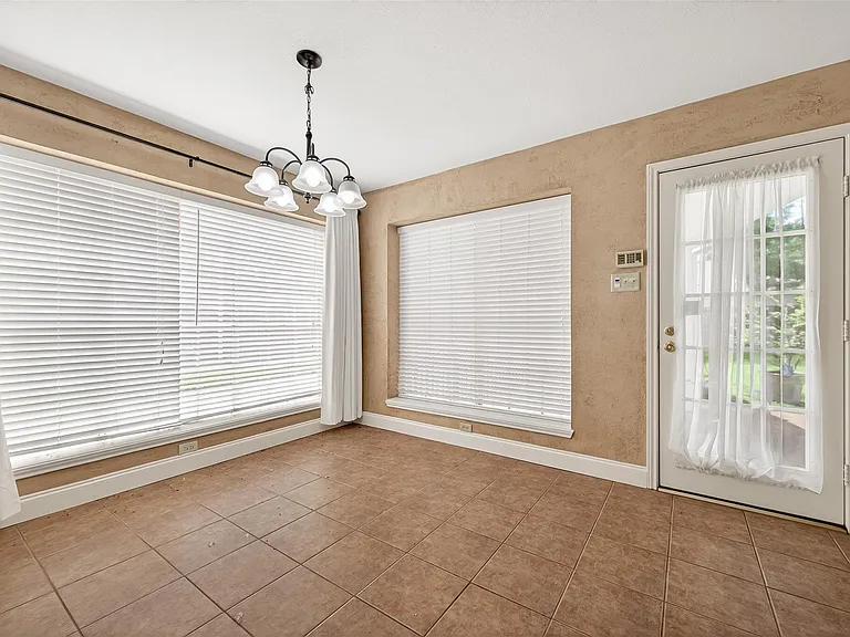 4506 Warwick Dr — Photo 12