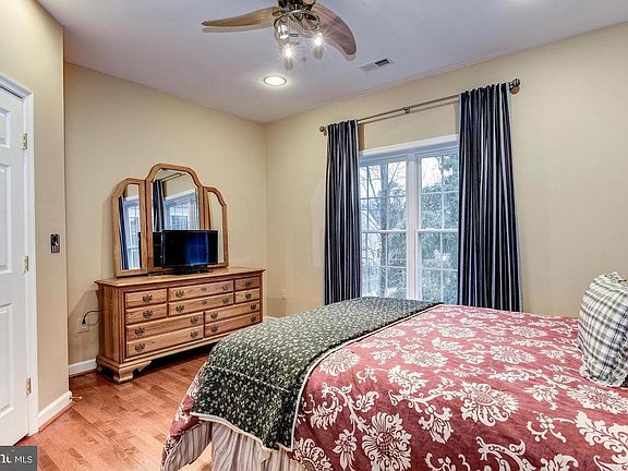 3rd image of 3709 Purks Ct
