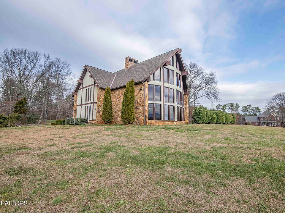 1st image of 1006 Foxdale Dr