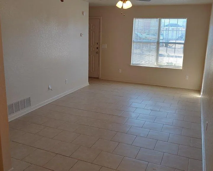 3208 Hereford Ln #C — Photo 13