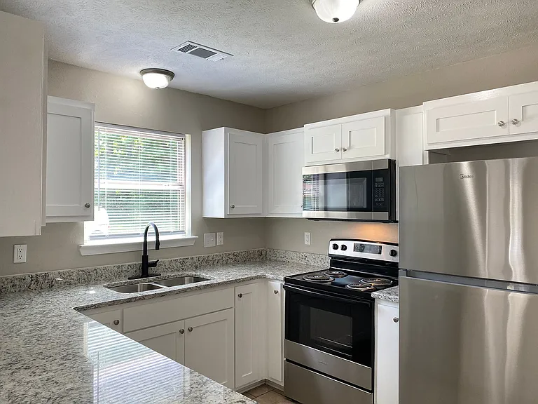 312 Bellewood Ln #B — Photo 7