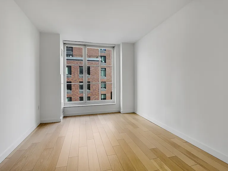 535 W 43rd St N #6K — Photo 3