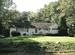 591 Colonial Rd, Franklin Lakes, NJ 07417