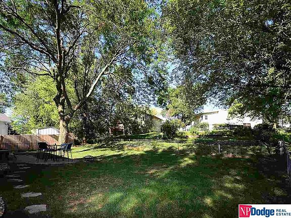 4th image of 2128 N 121st St