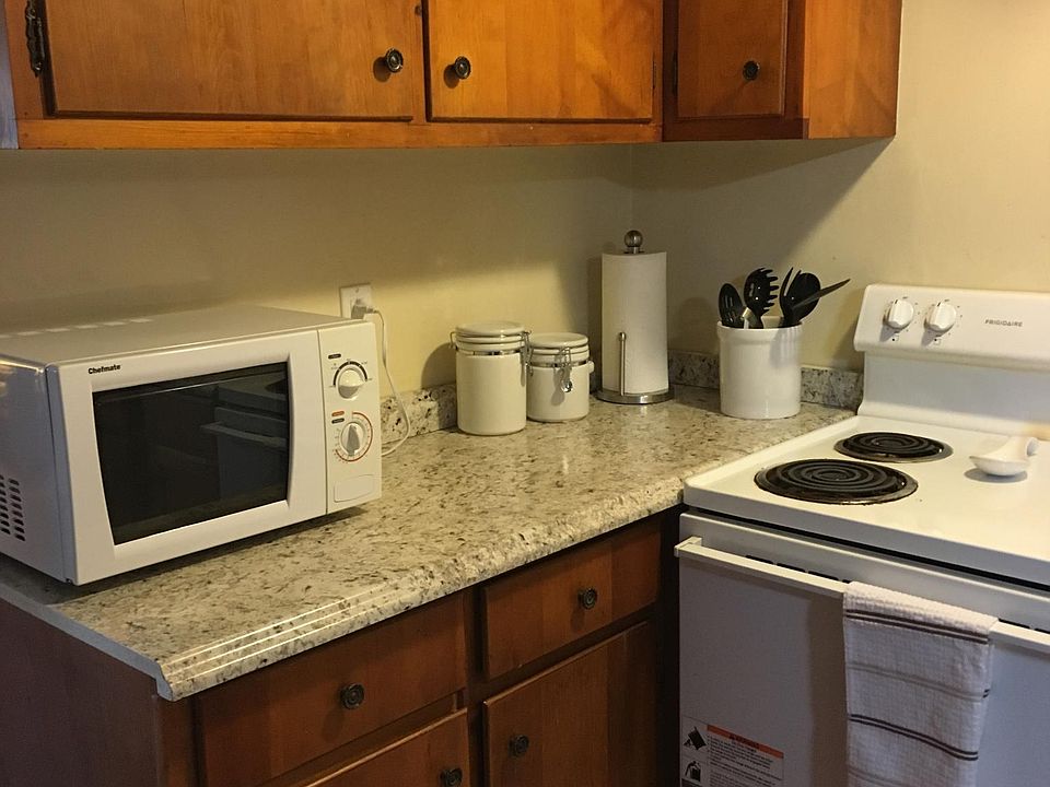 Oven has been upgraded after photo was taken