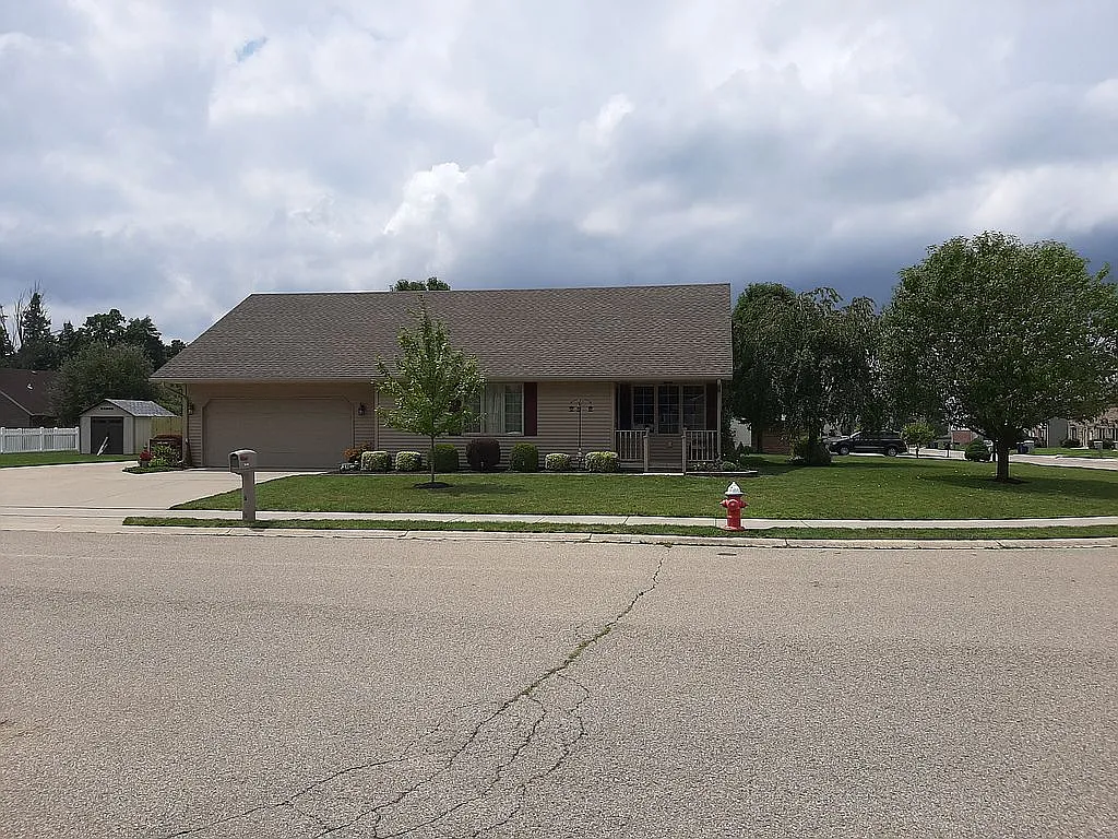 1045 Eleanor Ave photo 1