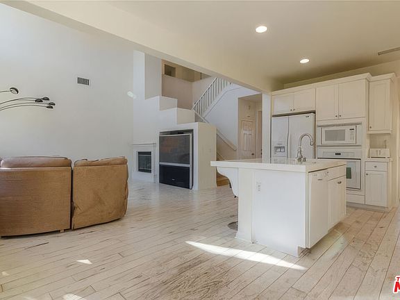 2nd image of 218 Morning Breeze Ln