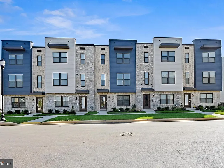 418 Carroll Walk Ave — Photo 3