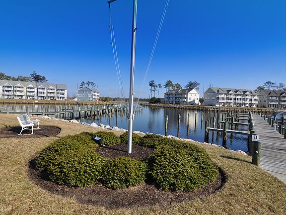4th image of 74 Glenriddle Marina
