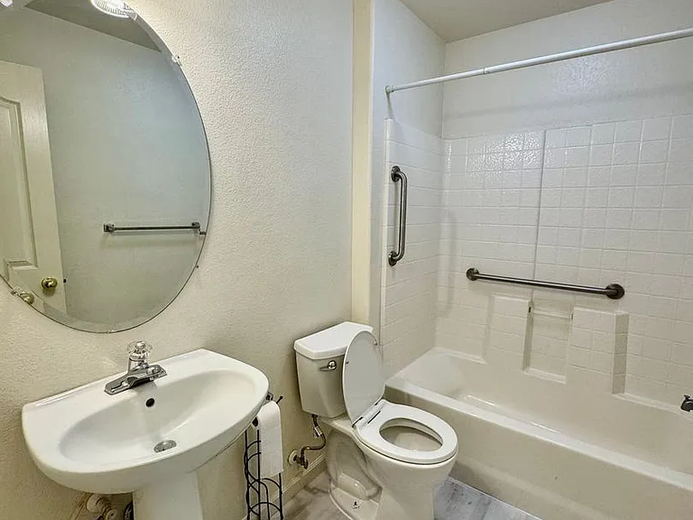 915 Cardoza Rd — Photo 18