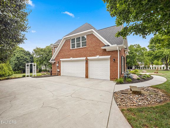 2nd image of 1413 Mont Cove Blvd